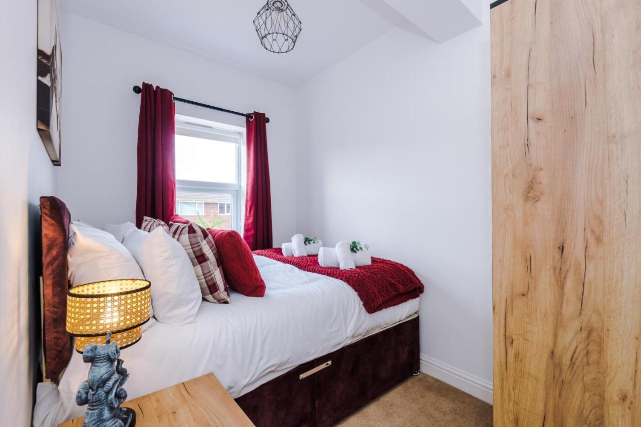 Pristine 2-Bed House In Chester By 53 Degrees Property, Ideal For Families & Small Groups, Great Location - Sleeps 6 Hough Green Exterior foto
